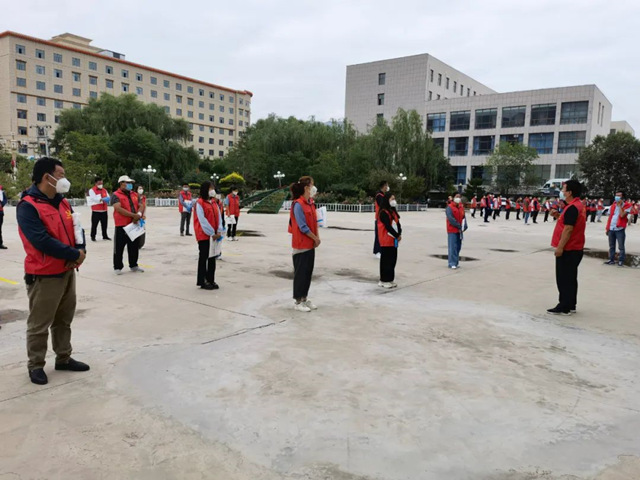 黨員志愿服務(wù)隊(duì)。尖扎縣委宣傳部供圖