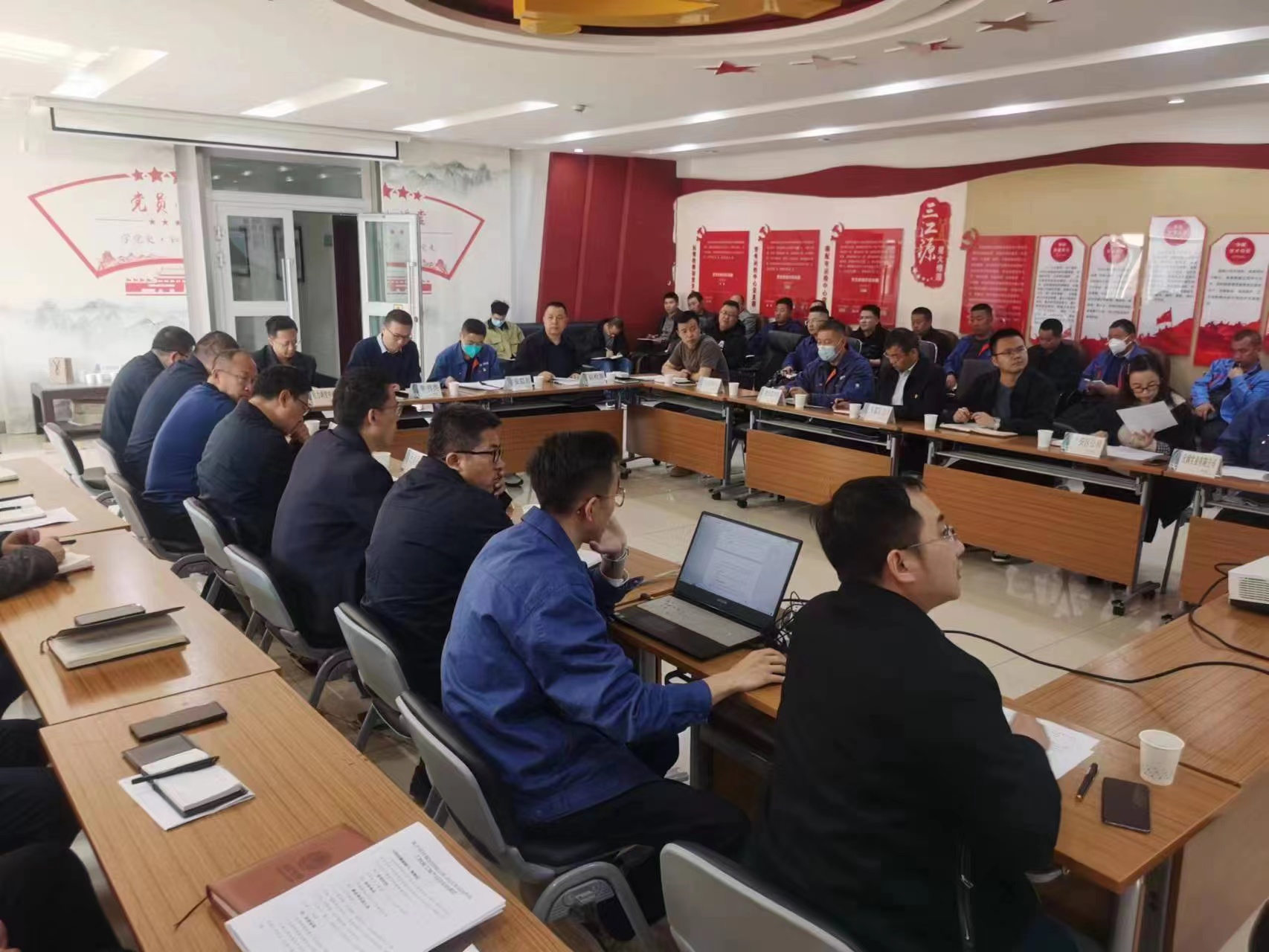 國網(wǎng)海東供電公司召開春檢春試動員大會。何海寧攝