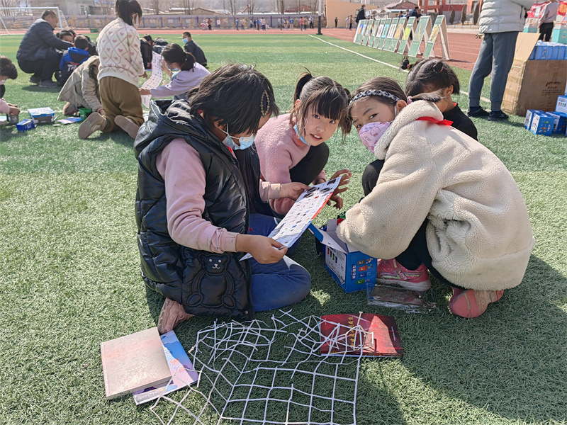 科普進(jìn)校園。西寧市科學(xué)技術(shù)協(xié)會(huì)供圖