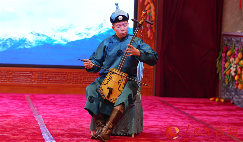 樂器演奏。人民網(wǎng) 況玉攝
