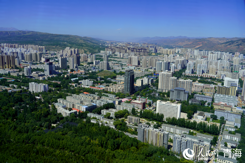 綠意盎然的西寧市。人民網(wǎng) 馬可欣攝