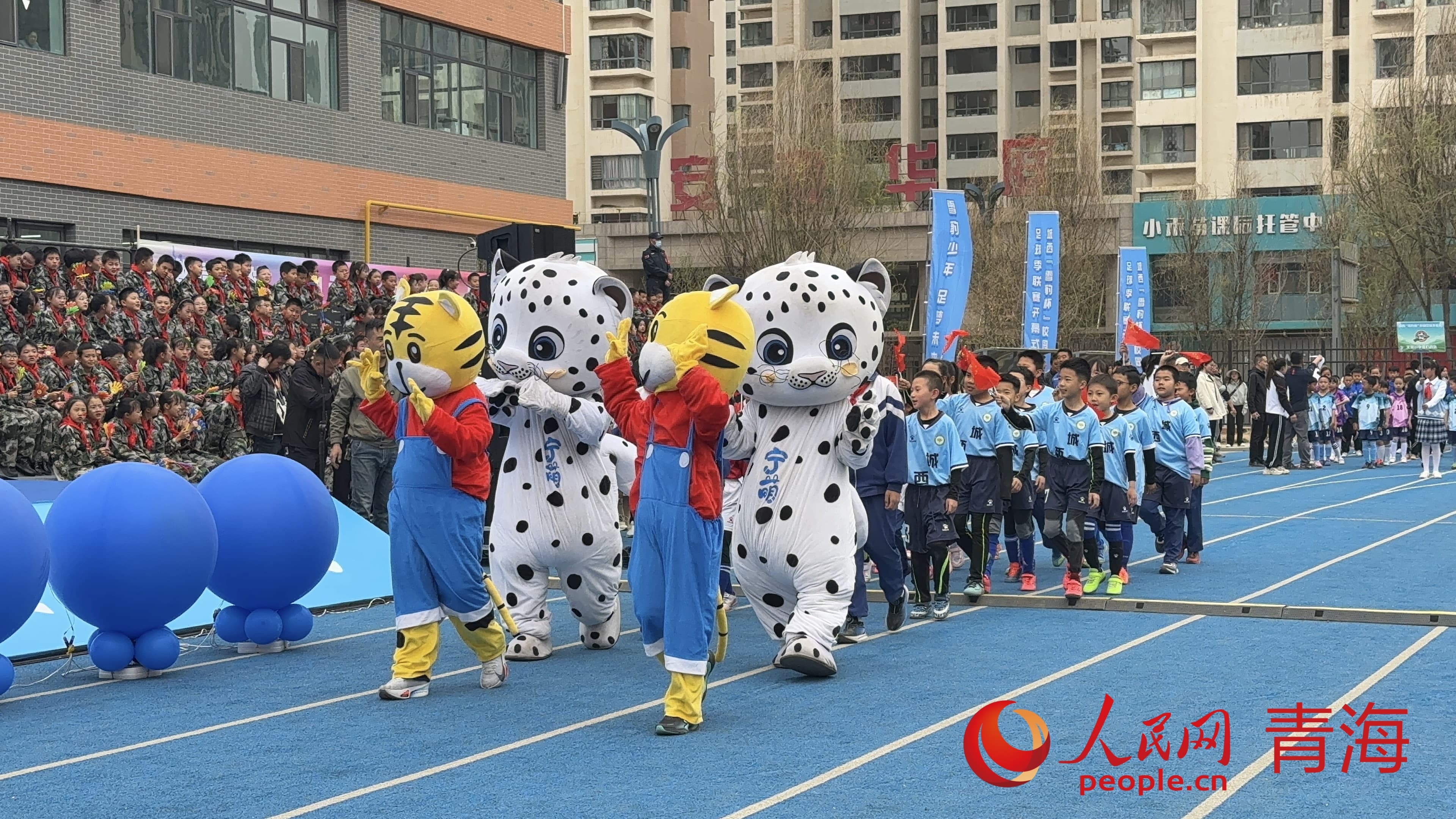 運動員入場。人民網(wǎng) 況玉攝