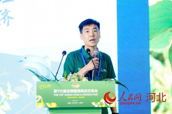 圍場鑫達(dá)商貿(mào)有限公司銷售經(jīng)理謝航作分享。人民網(wǎng)記者 周博攝
